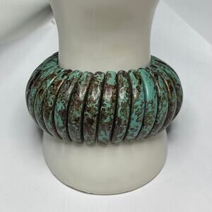 stretch turquoise blue colored stretch costume fashion bracelet resin jewelry